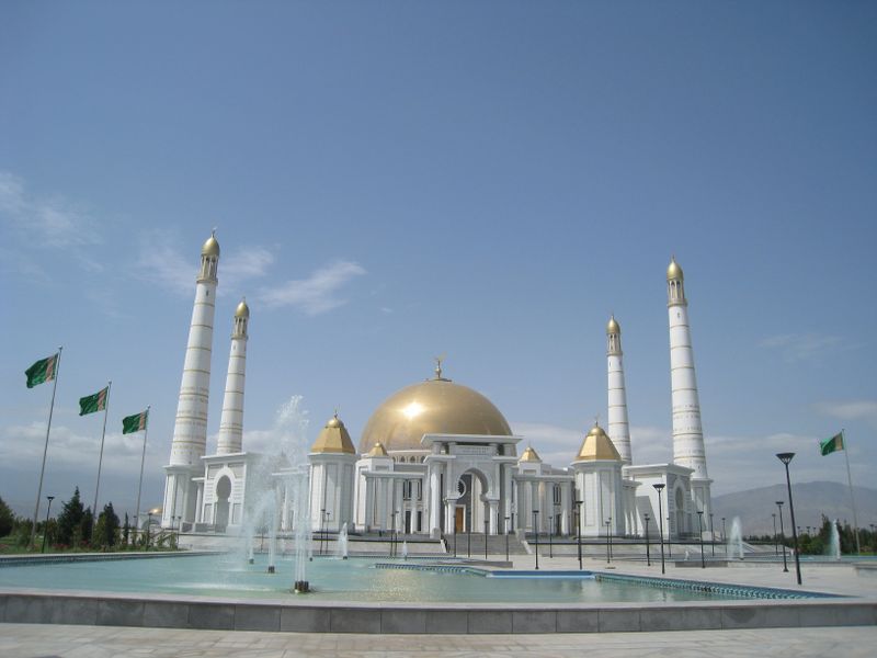 Najlepša džamija na svetu je u Turkmenistanu_800x600